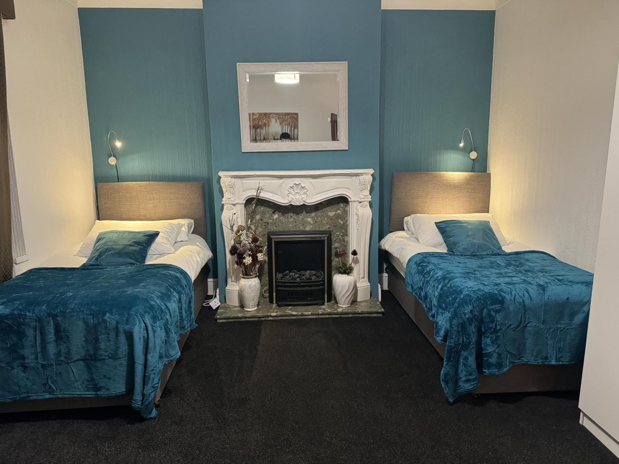 Huge 9 Bed Property Sleeps 17, Near Nec, City Centre, Hs2 Birmingam Exterior foto