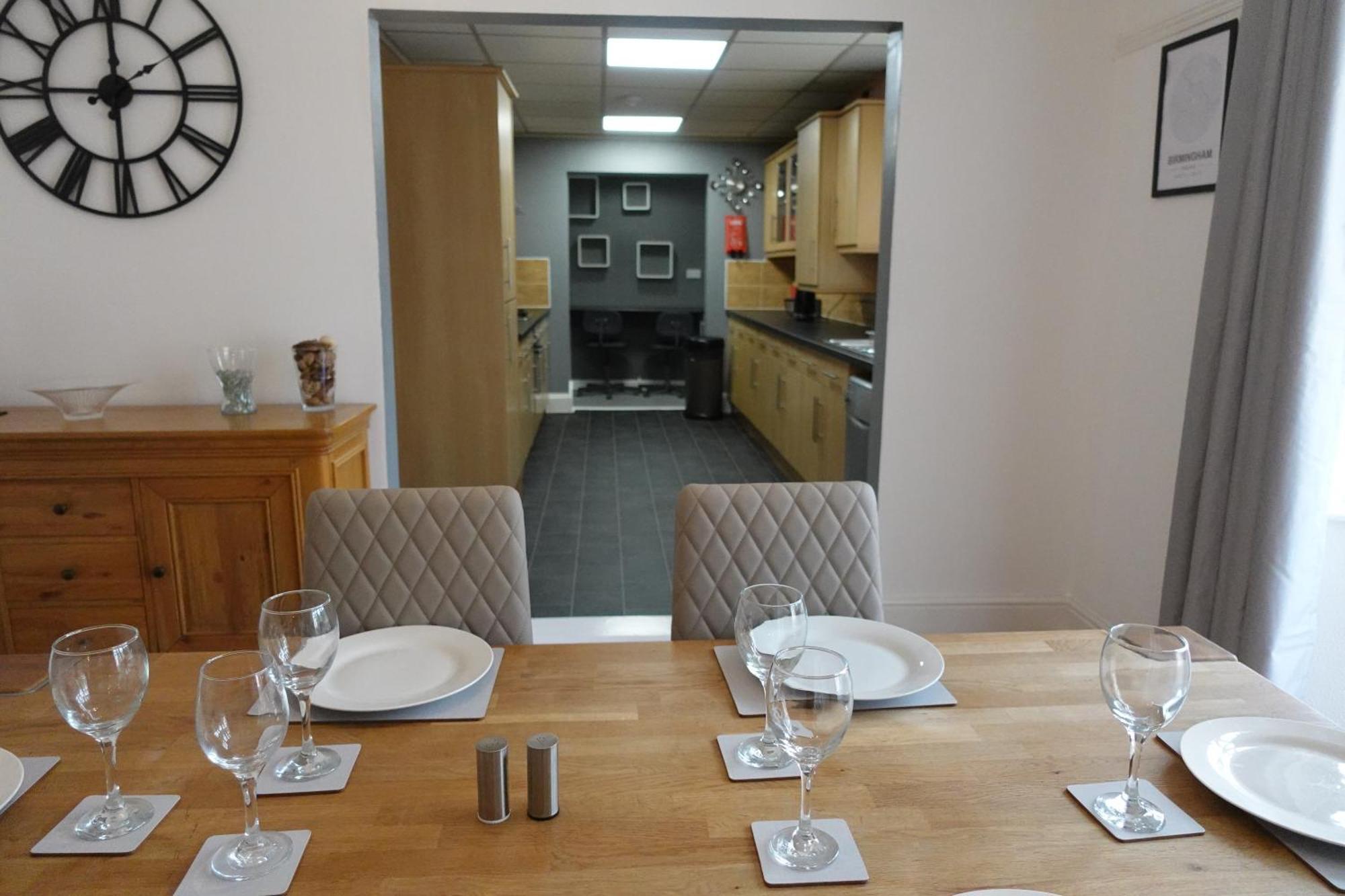 Huge 9 Bed Property Sleeps 17, Near Nec, City Centre, Hs2 Birmingam Exterior foto