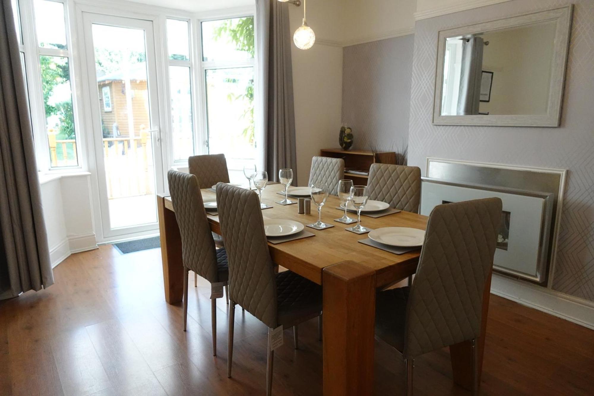 Huge 9 Bed Property Sleeps 17, Near Nec, City Centre, Hs2 Birmingam Exterior foto