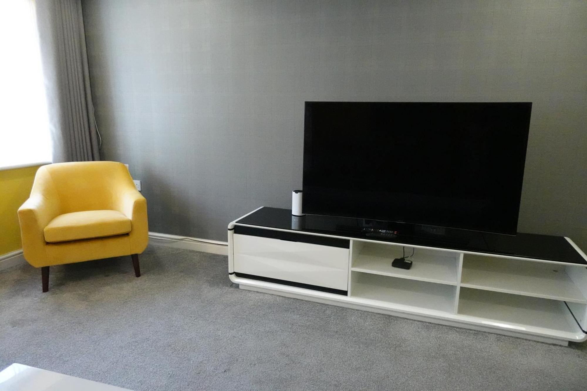 Huge 9 Bed Property Sleeps 17, Near Nec, City Centre, Hs2 Birmingam Exterior foto